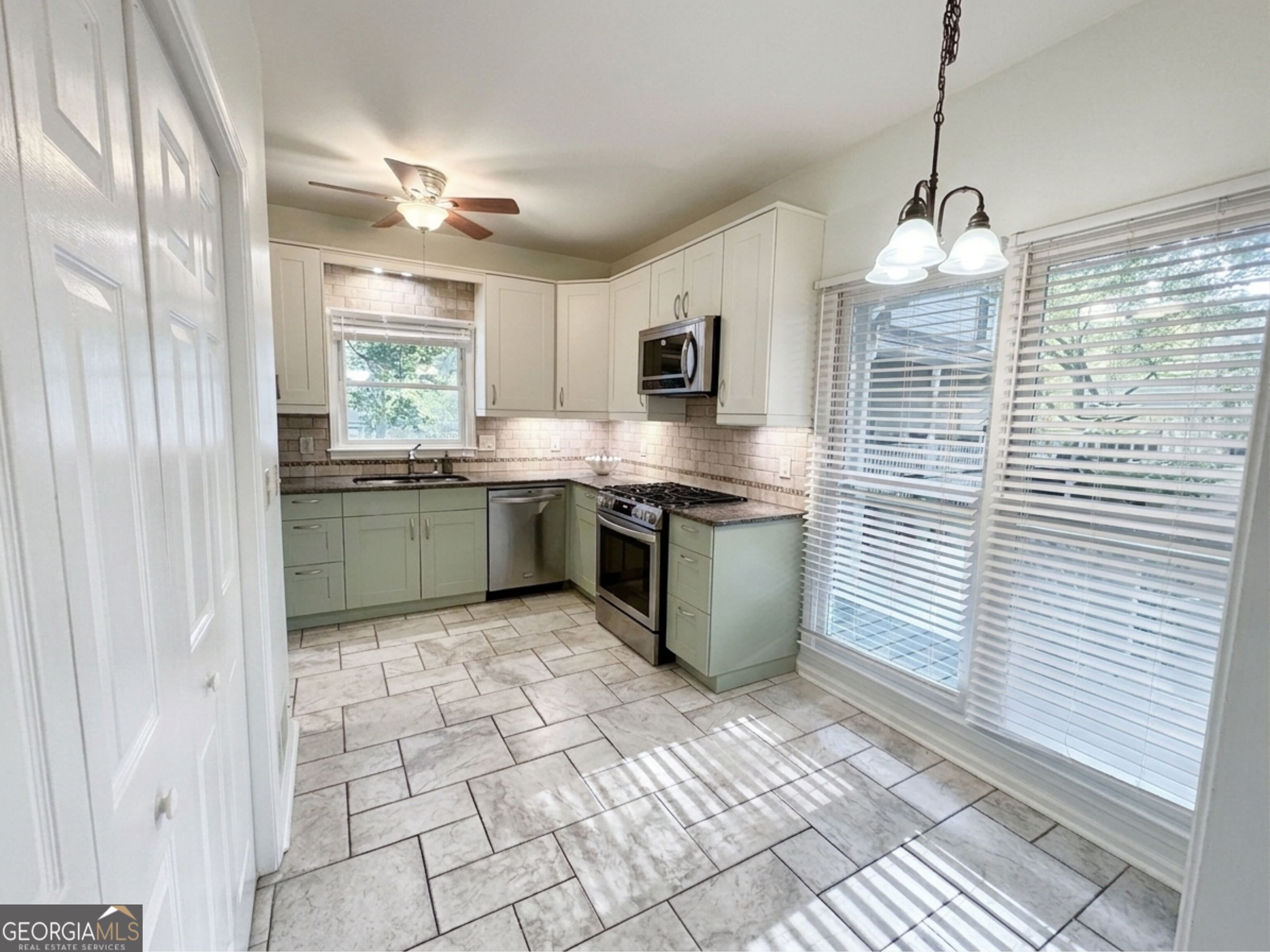 1439 Cambridge Common Property Photo 17