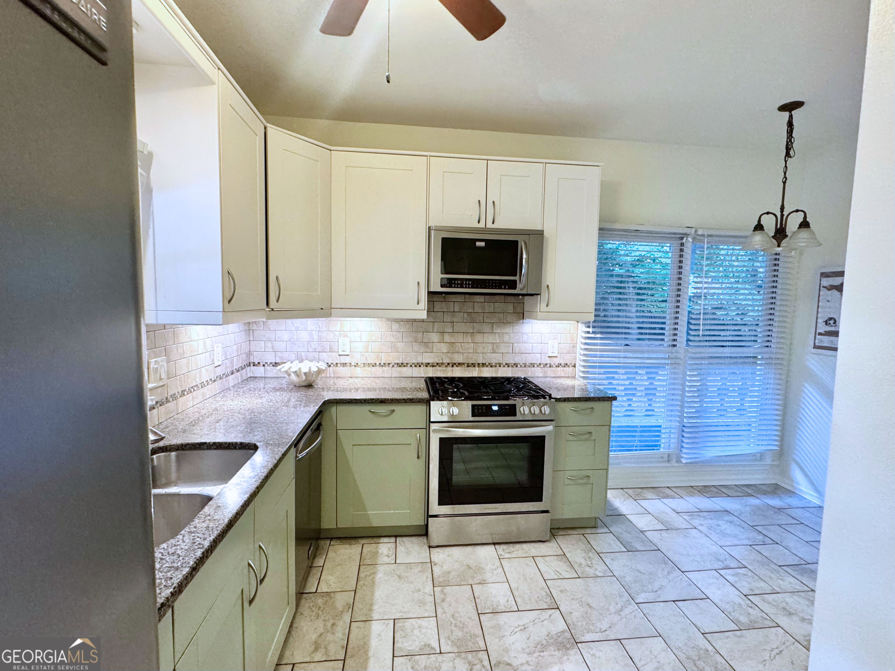 1439 Cambridge Common Property Photo 18