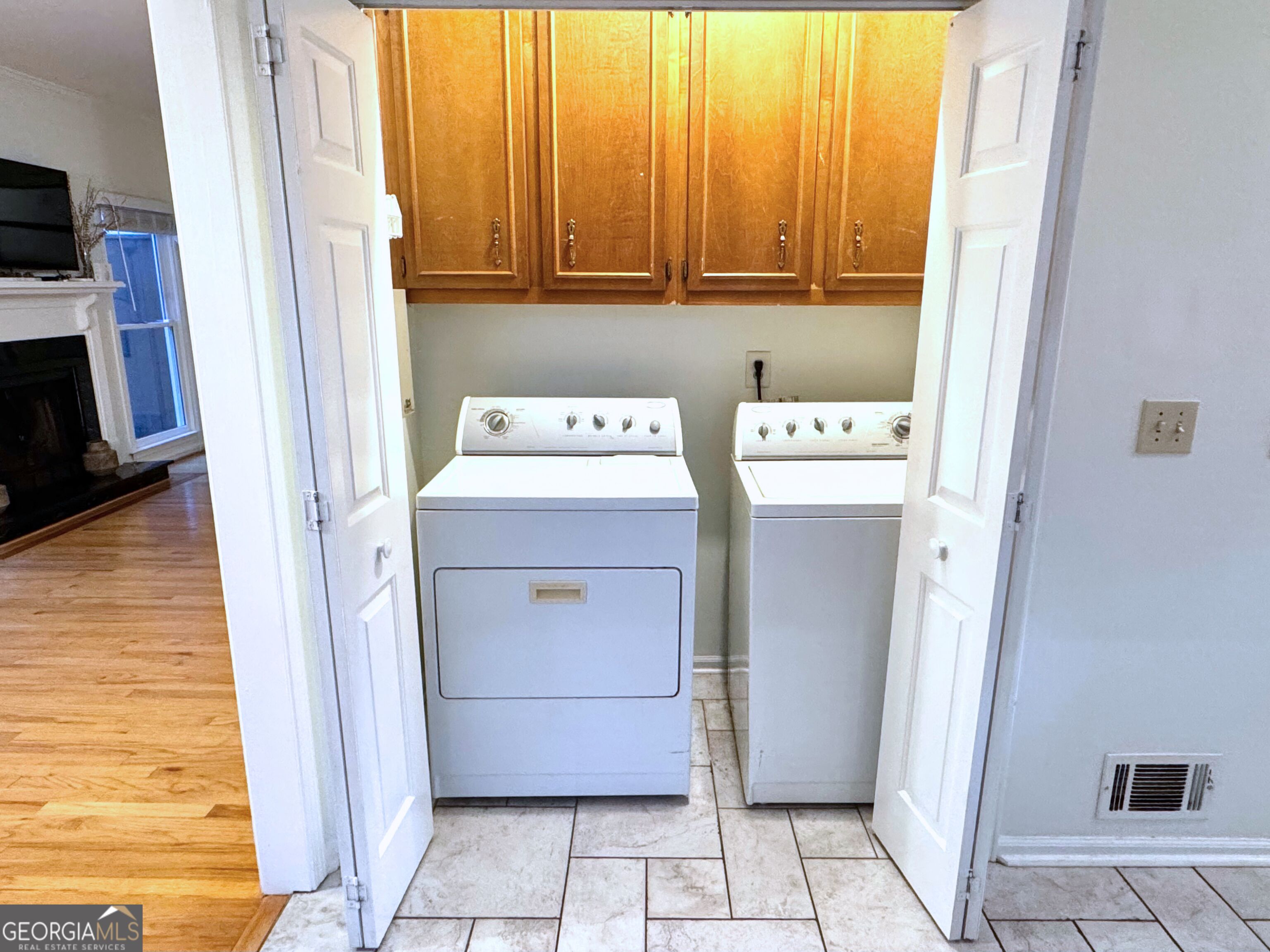 1439 Cambridge Common Property Photo 19