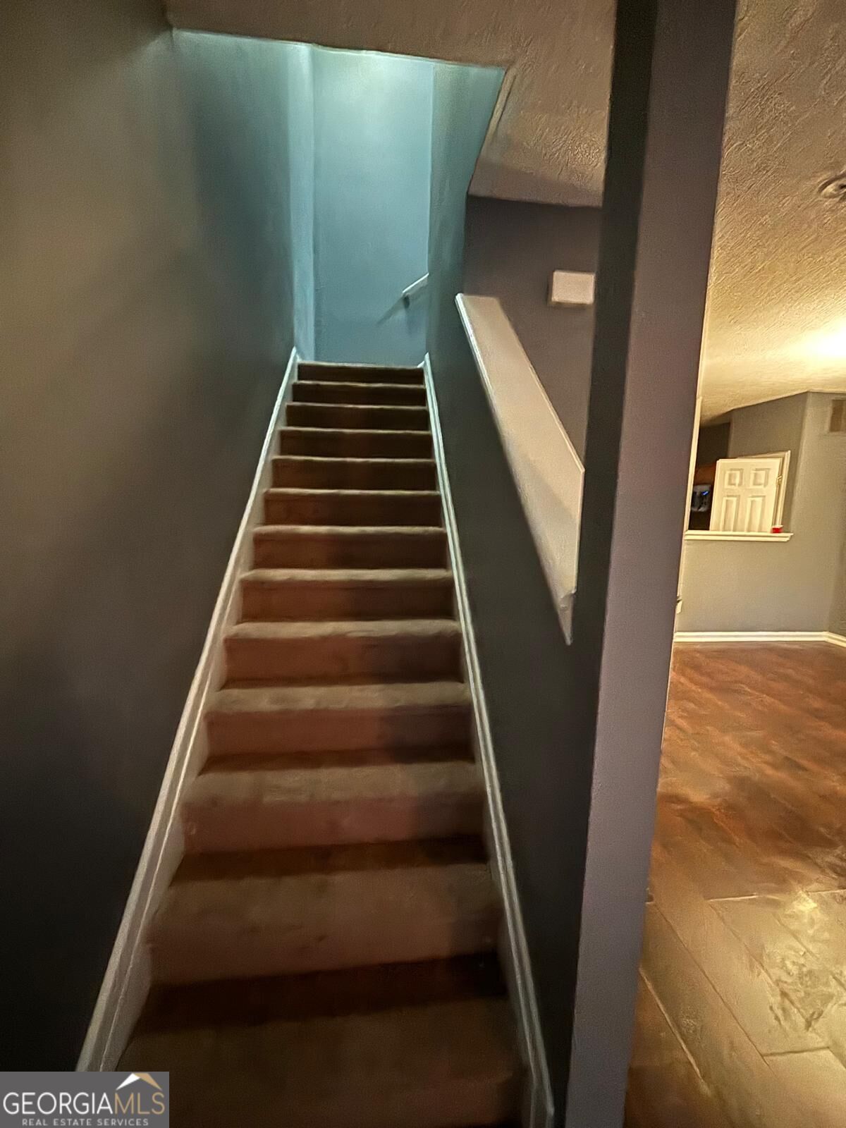 7690 Creekside Lane Property Photo 4