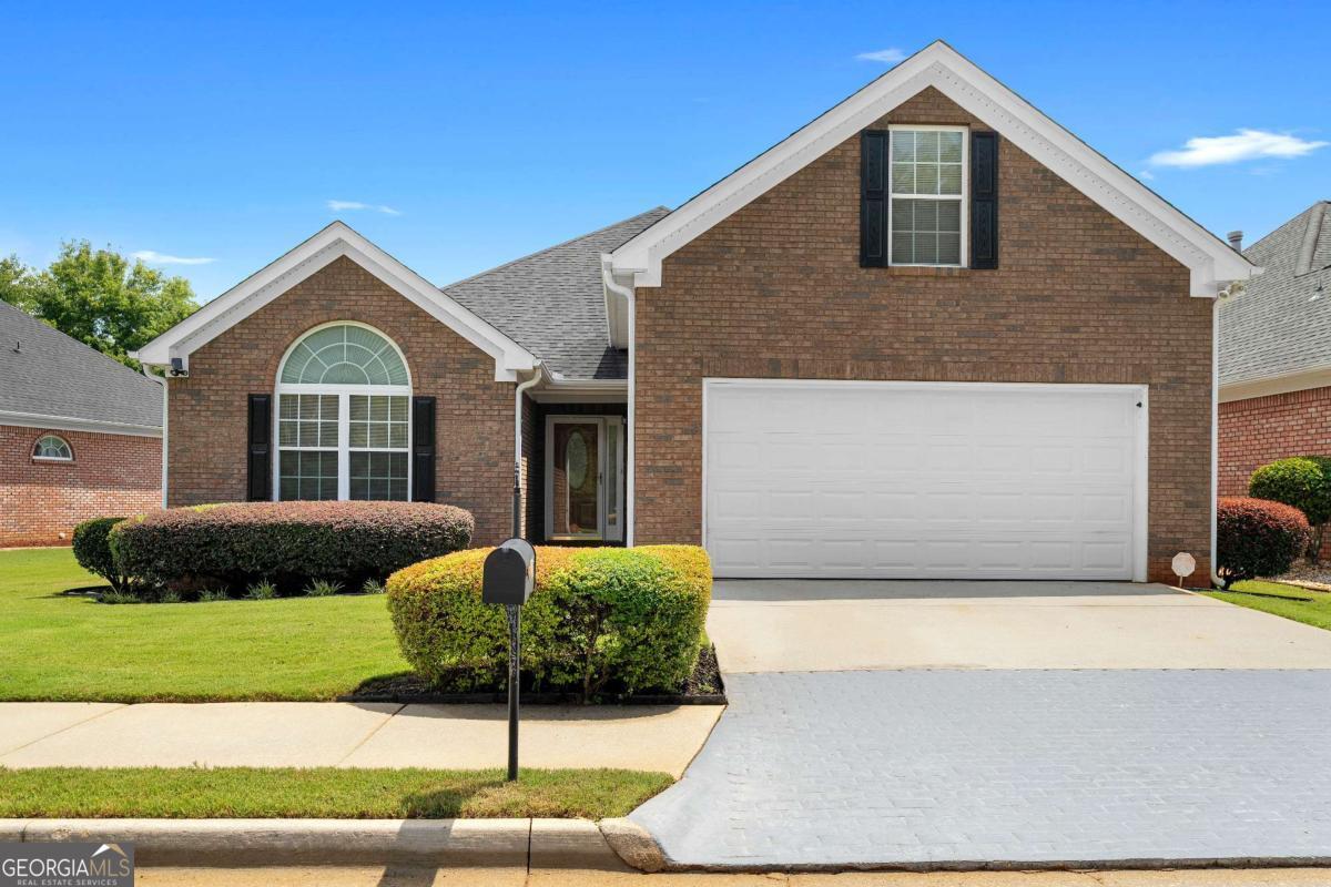 235 Prominent Loop Property Photo 1