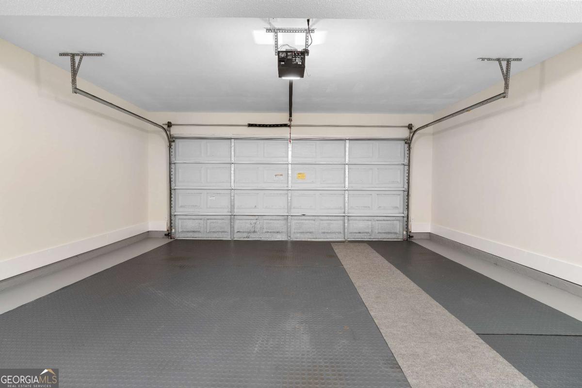 235 Prominent Loop Property Photo 8