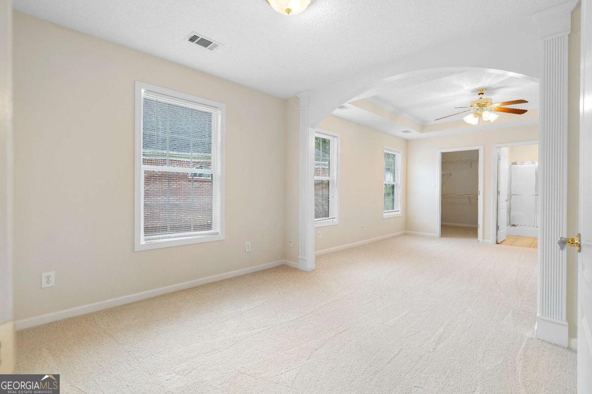 235 Prominent Loop Property Photo 11