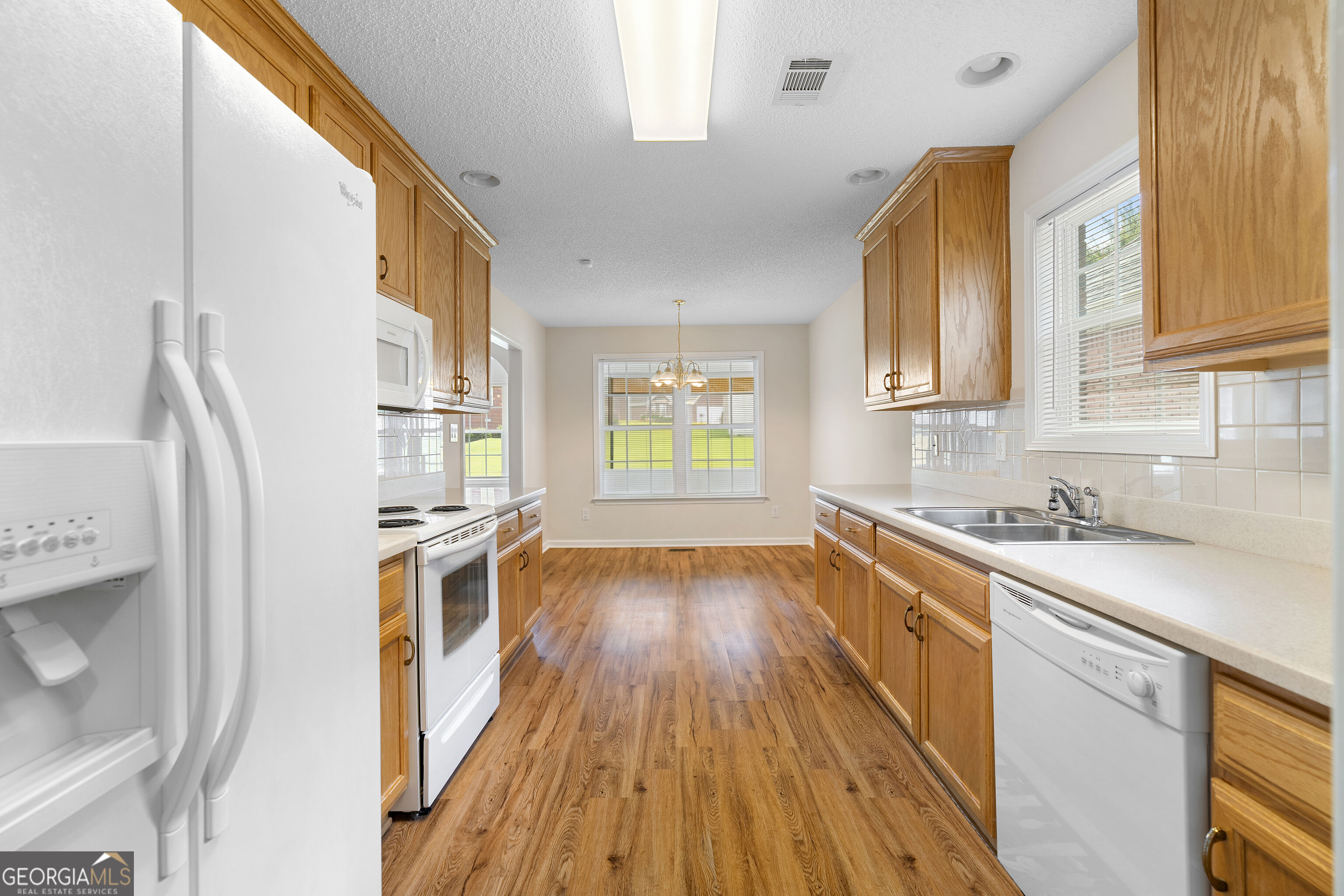 235 Prominent Loop Property Photo 11