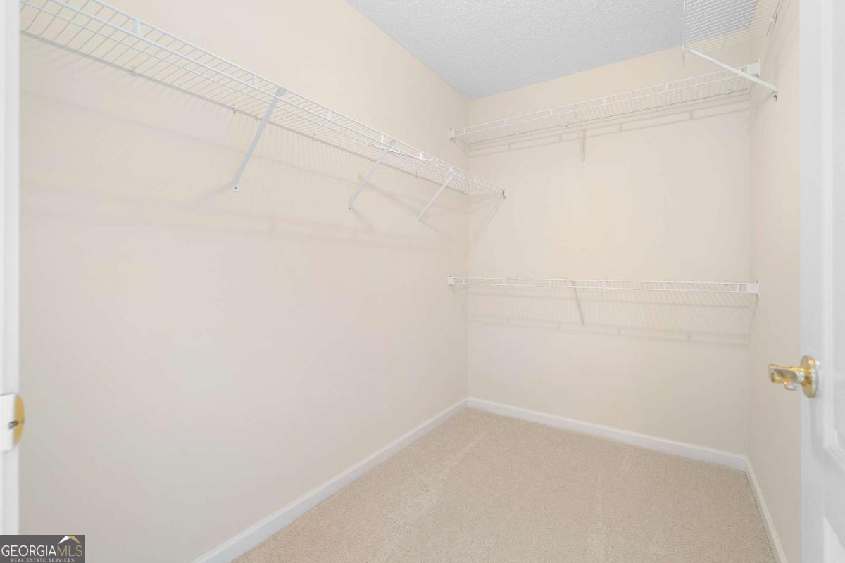 235 Prominent Loop Property Photo 13