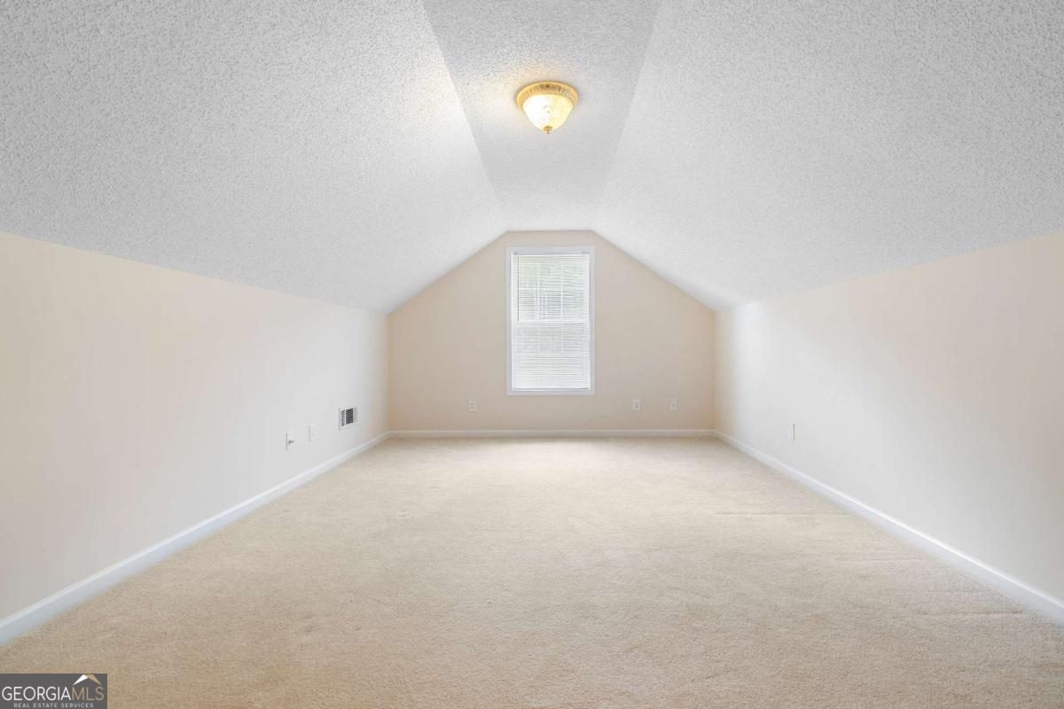 235 Prominent Loop Property Photo 15
