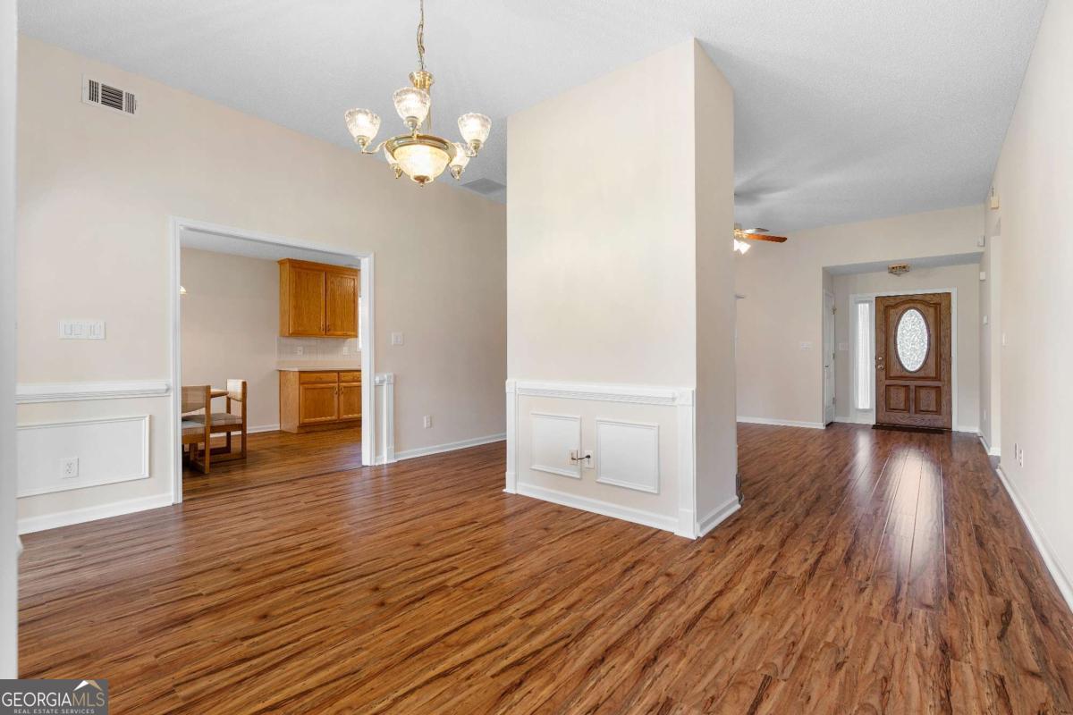 235 Prominent Loop Property Photo 22