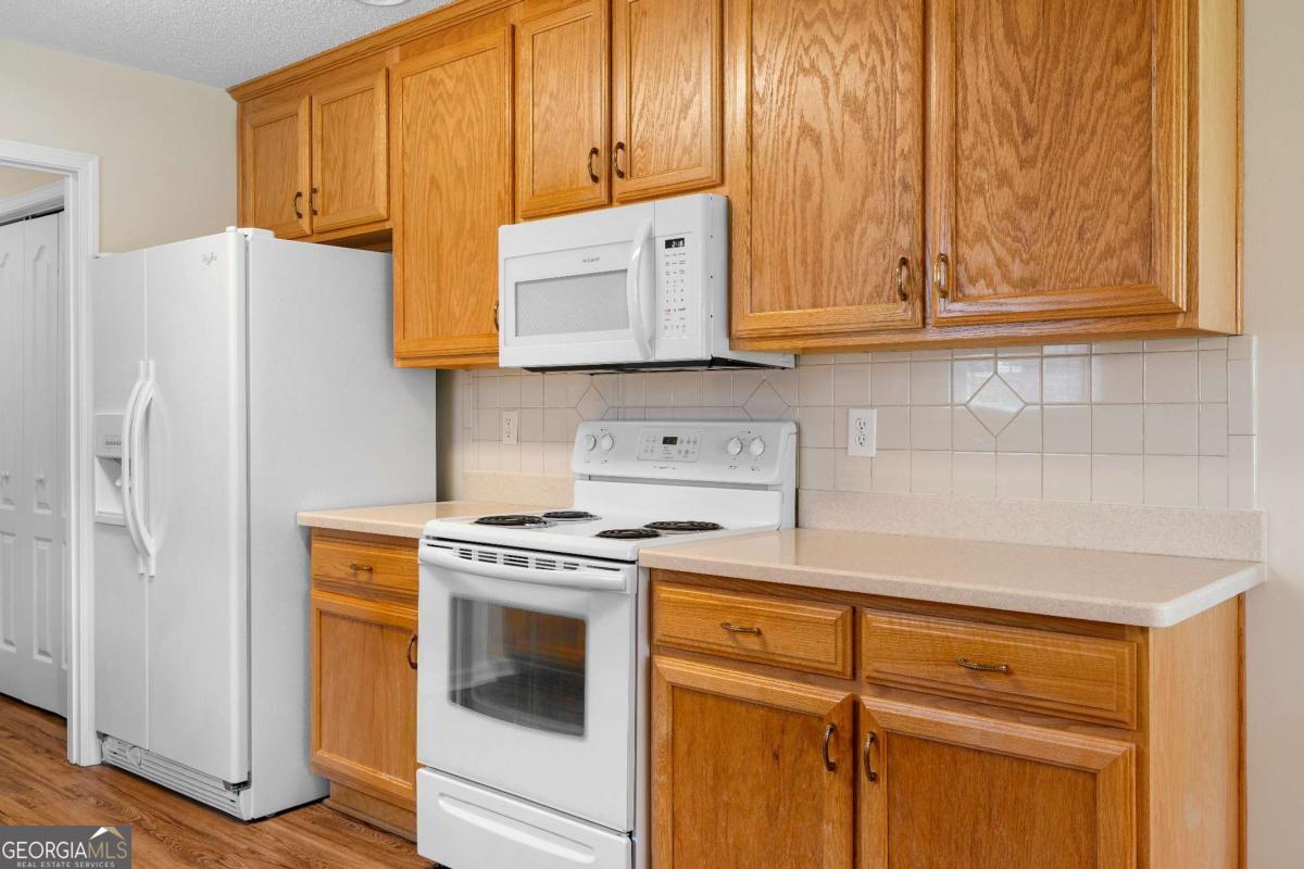 235 Prominent Loop Property Photo 26