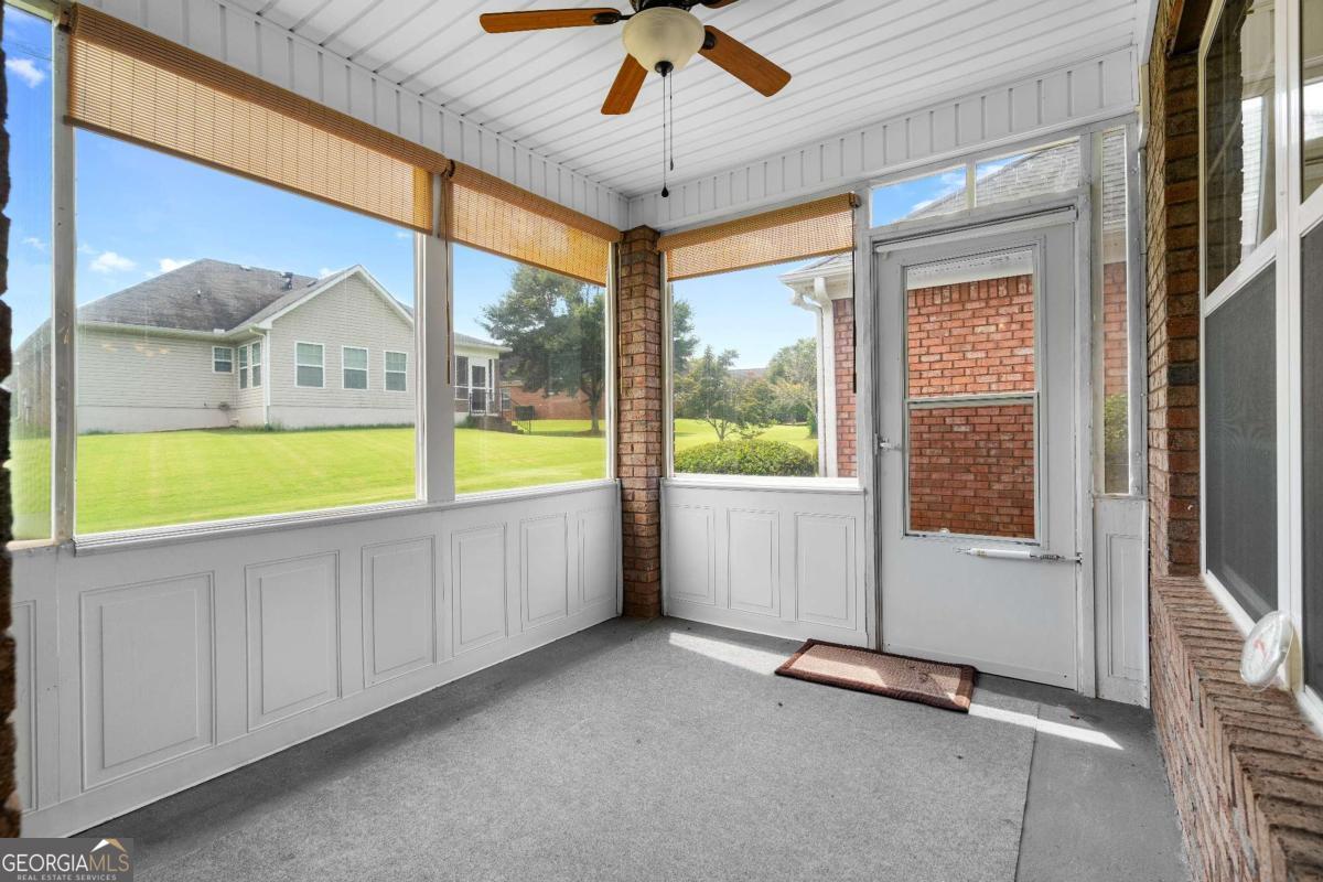 235 Prominent Loop Property Photo 30