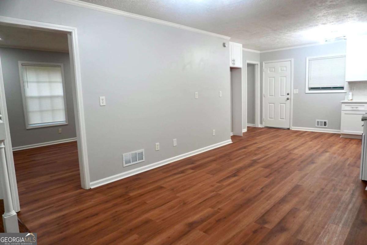 5122 Martindale Lane Property Photo 5