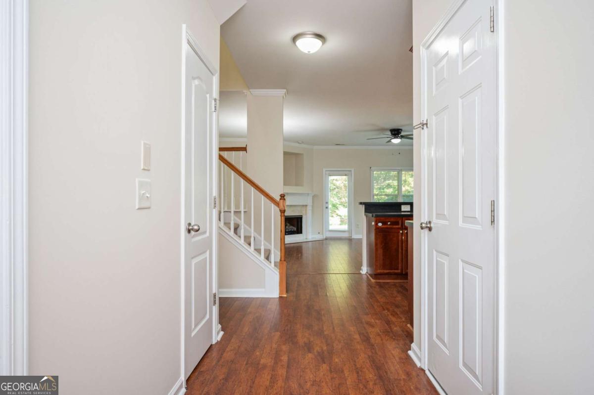 100 Red Barn Lane Property Photo 8