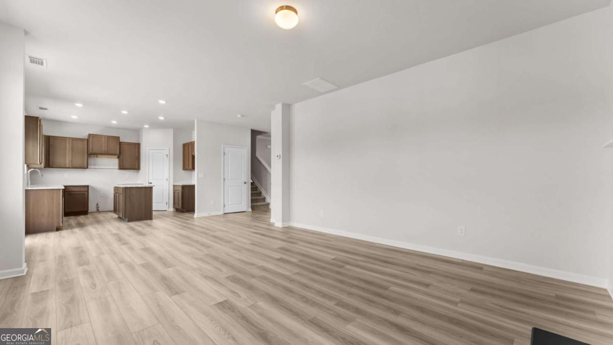 357 Bloomfield Circle Property Photo 6