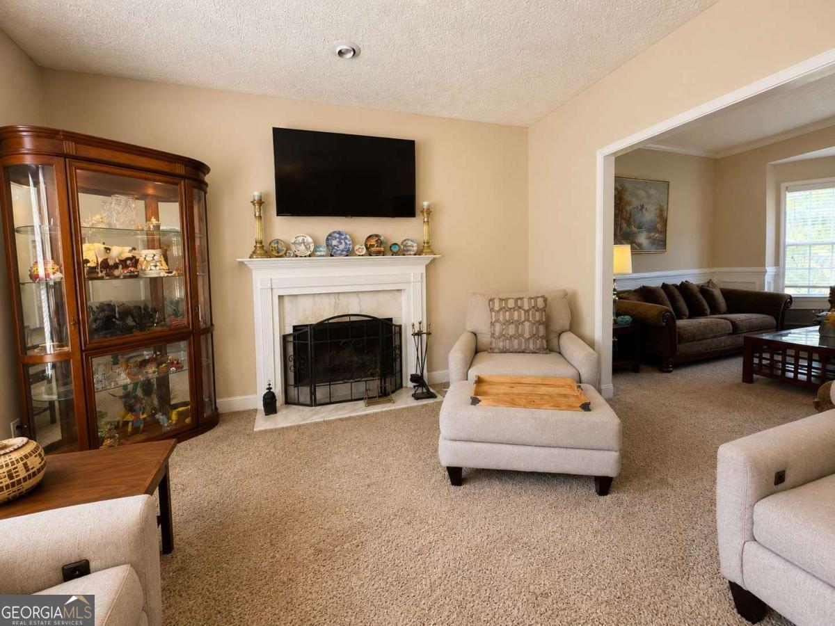 125 Stewart Glen Drive Property Photo 5