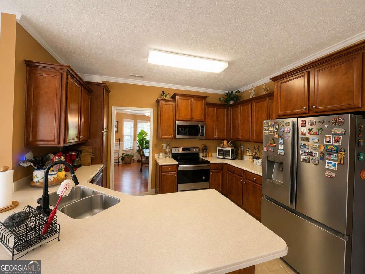 125 Stewart Glen Drive Property Photo 8
