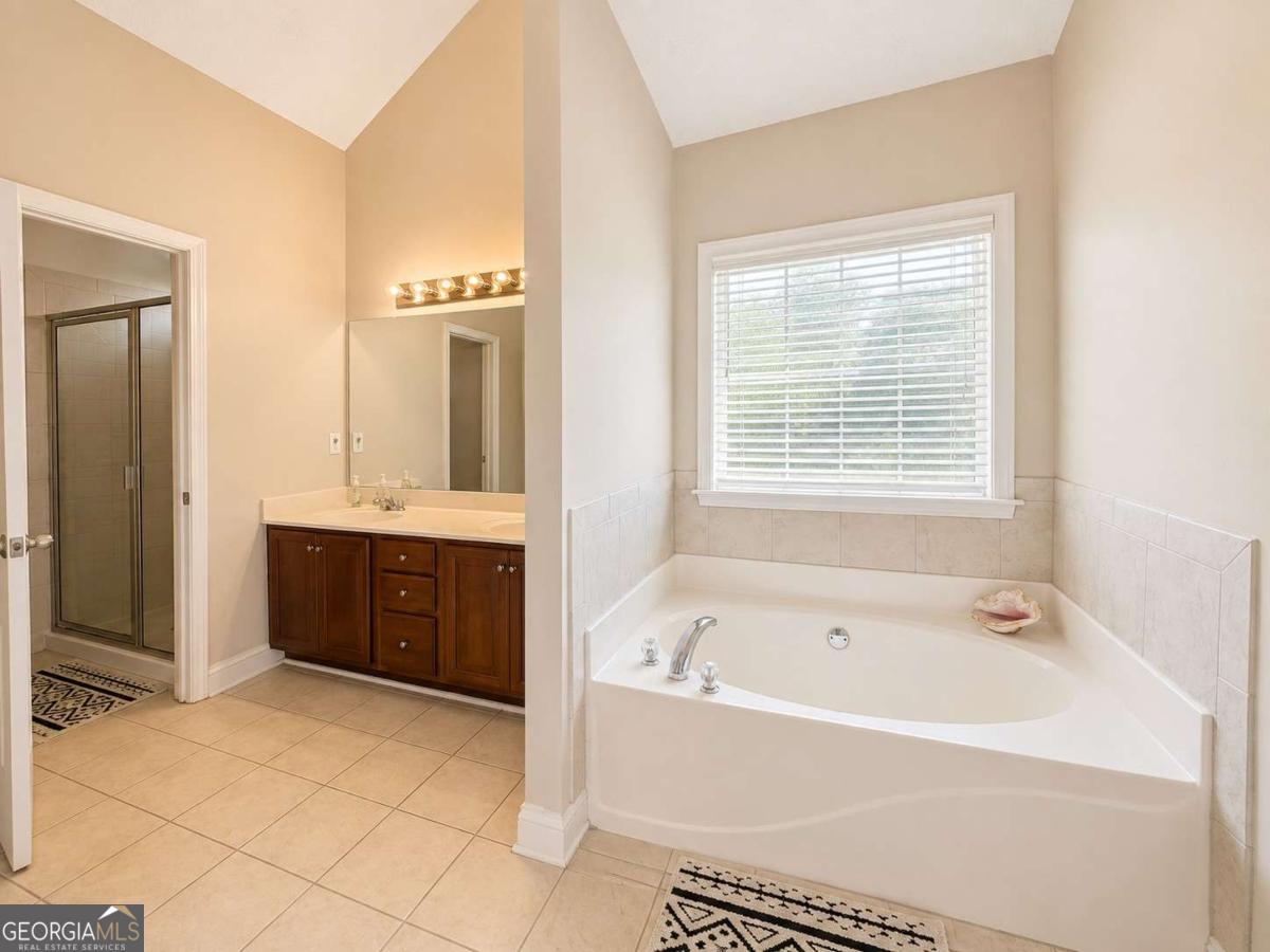 125 Stewart Glen Drive Property Photo 19
