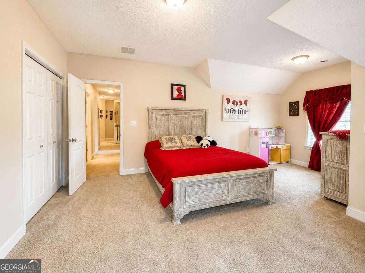 125 Stewart Glen Drive Property Photo 20