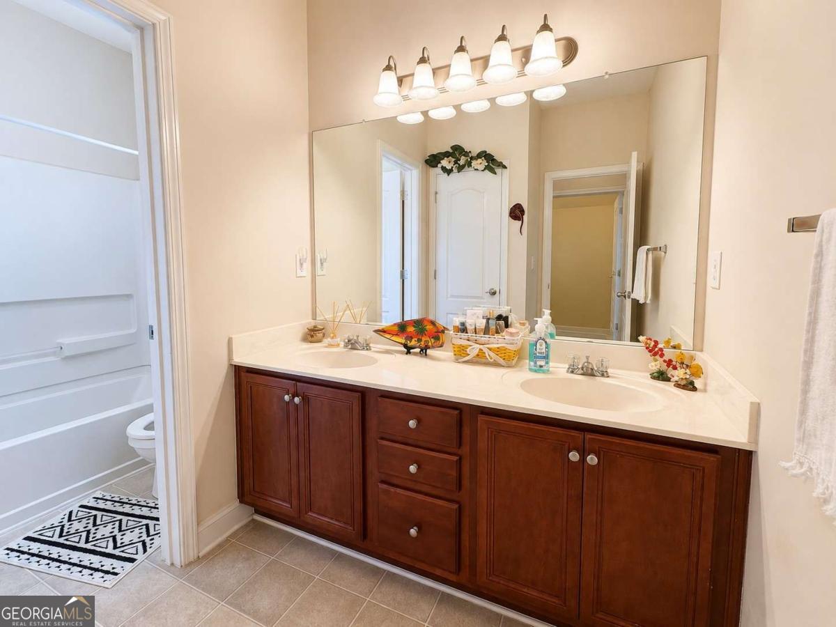 125 Stewart Glen Drive Property Photo 21
