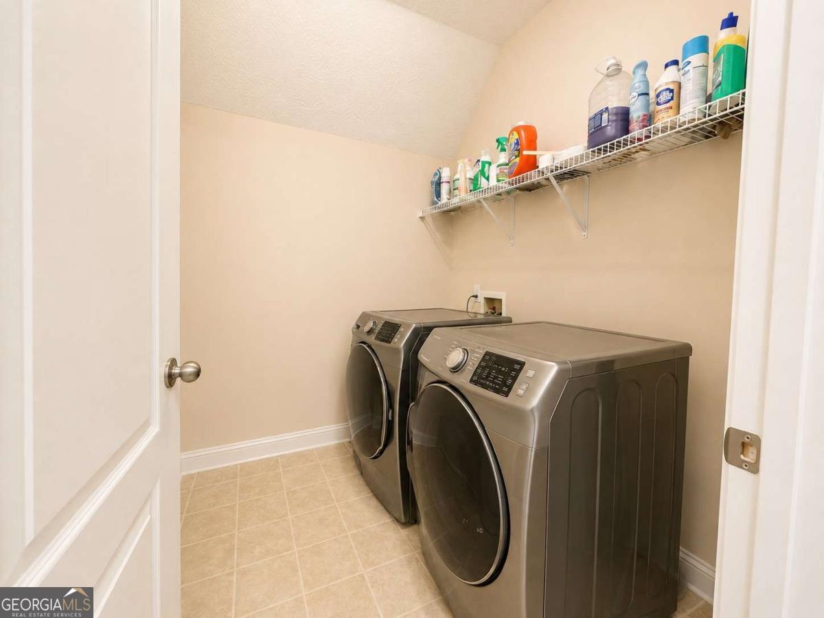 125 Stewart Glen Drive Property Photo 22