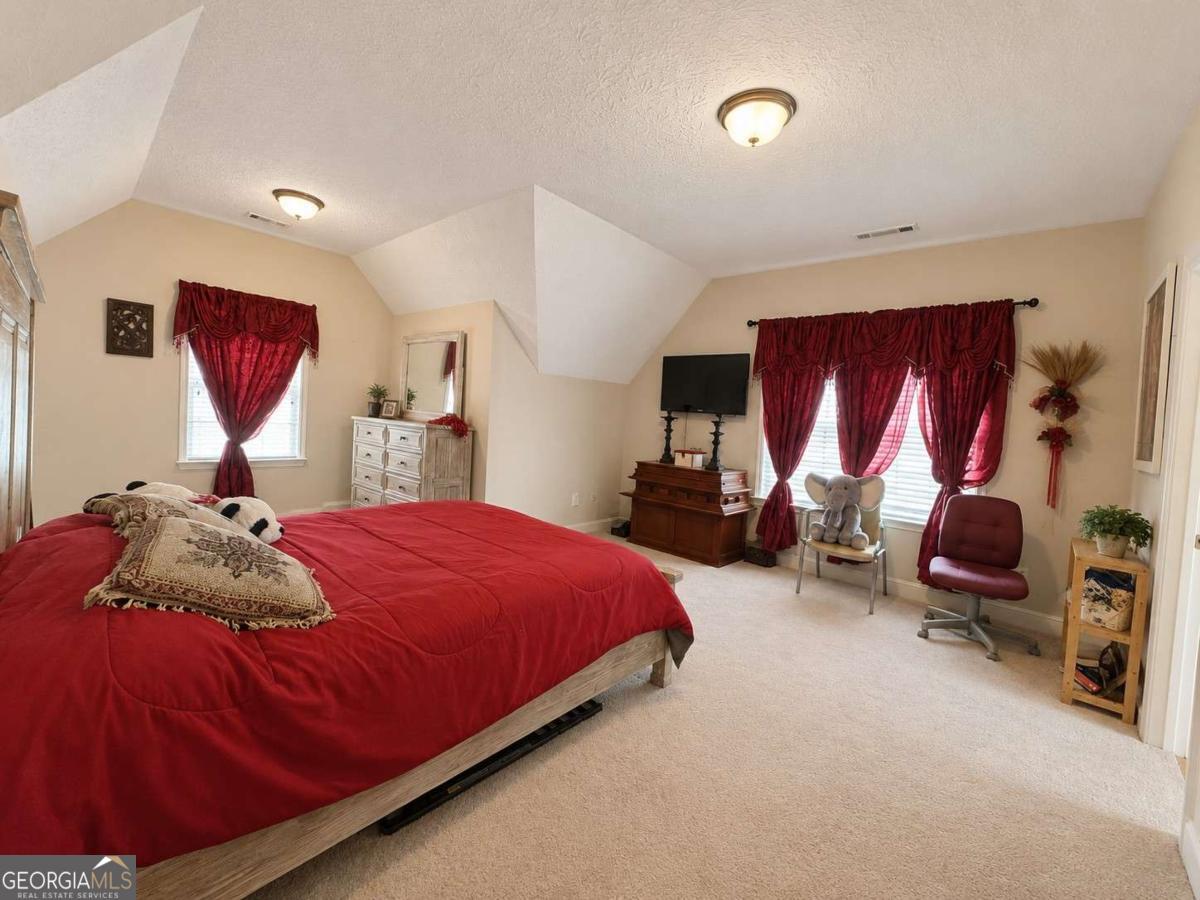 125 Stewart Glen Drive Property Photo 26