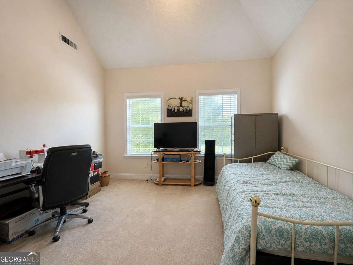 125 Stewart Glen Drive Property Photo 28