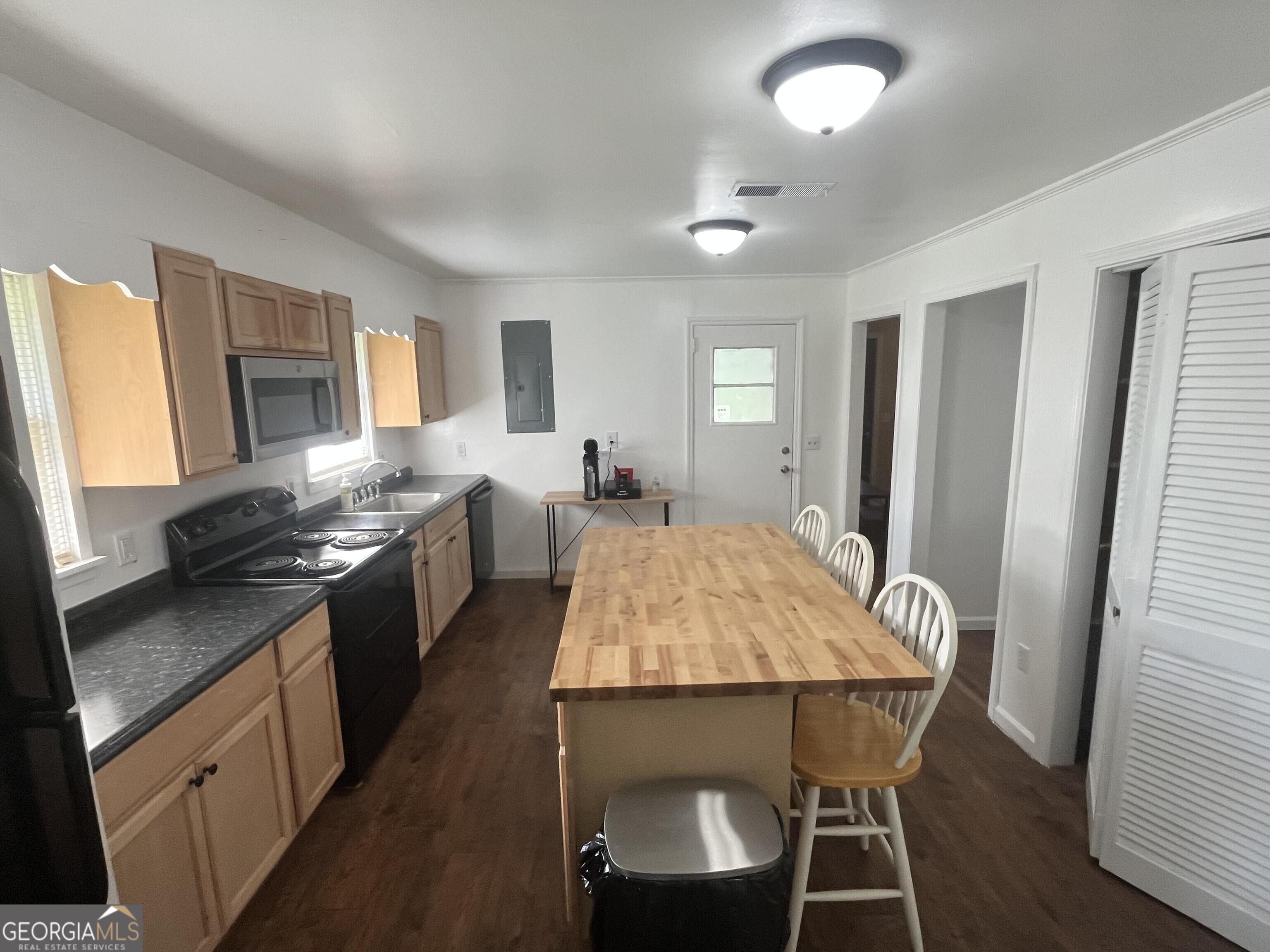156 Lakeshore Drive Property Photo 10