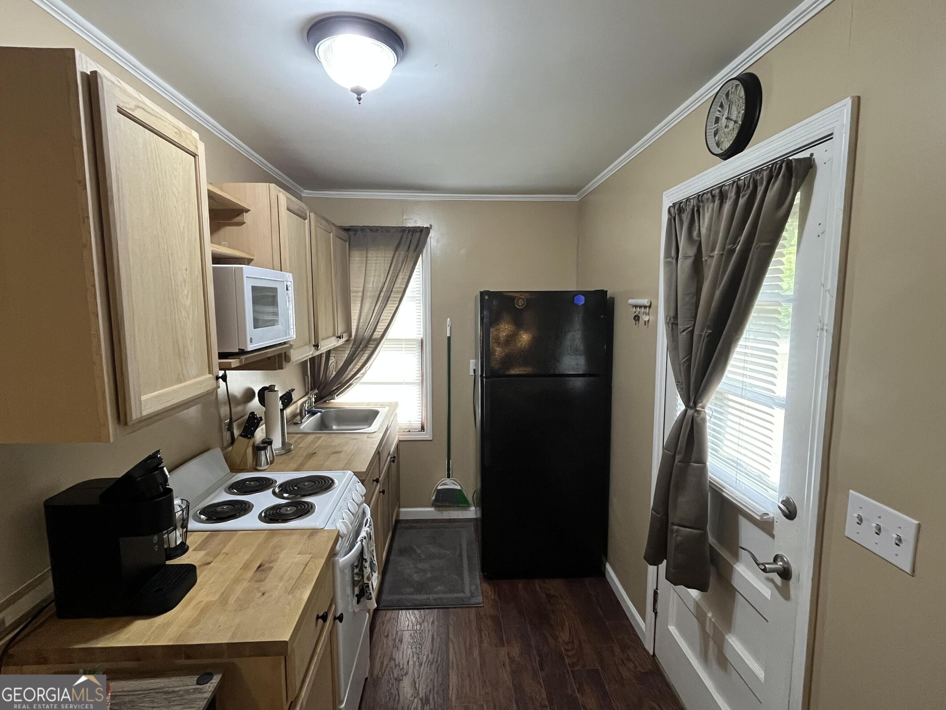 156 Lakeshore Drive Property Photo 26