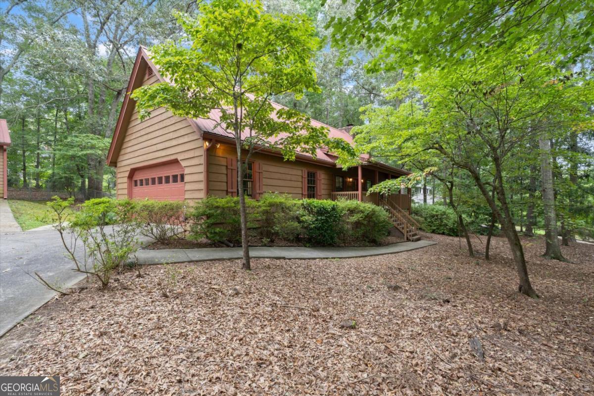 2932 Village Drive Property Photo 1