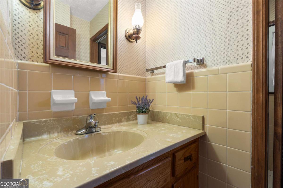 2932 Village Drive Property Photo 20