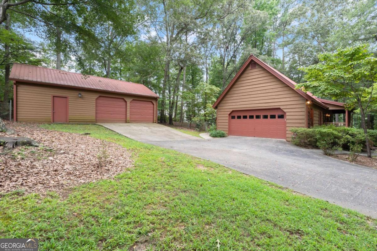 2932 Village Drive Property Photo 27