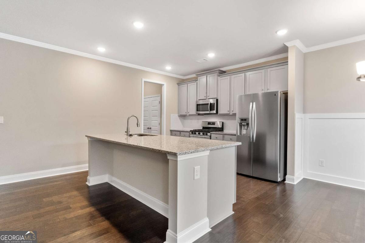 5984 Spring Way Property Photo 8
