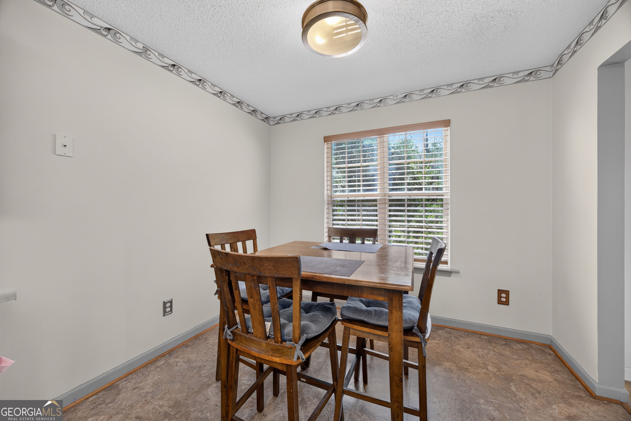 305 Bainbridge Circle Property Photo 12