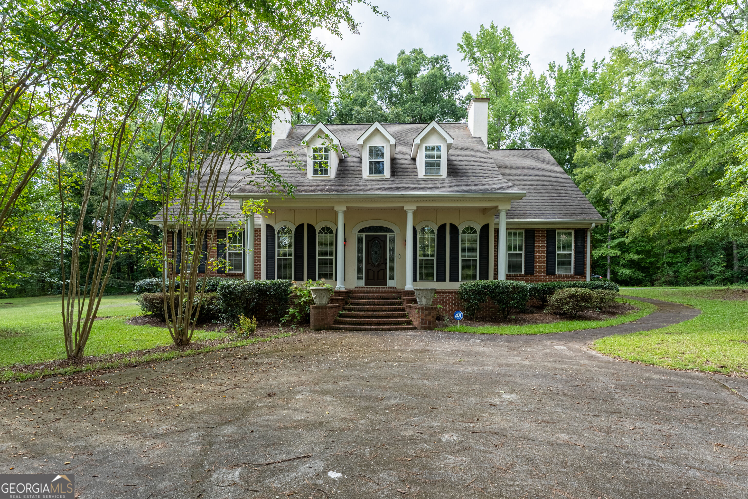 421 Creekside Drive Property Photo 1