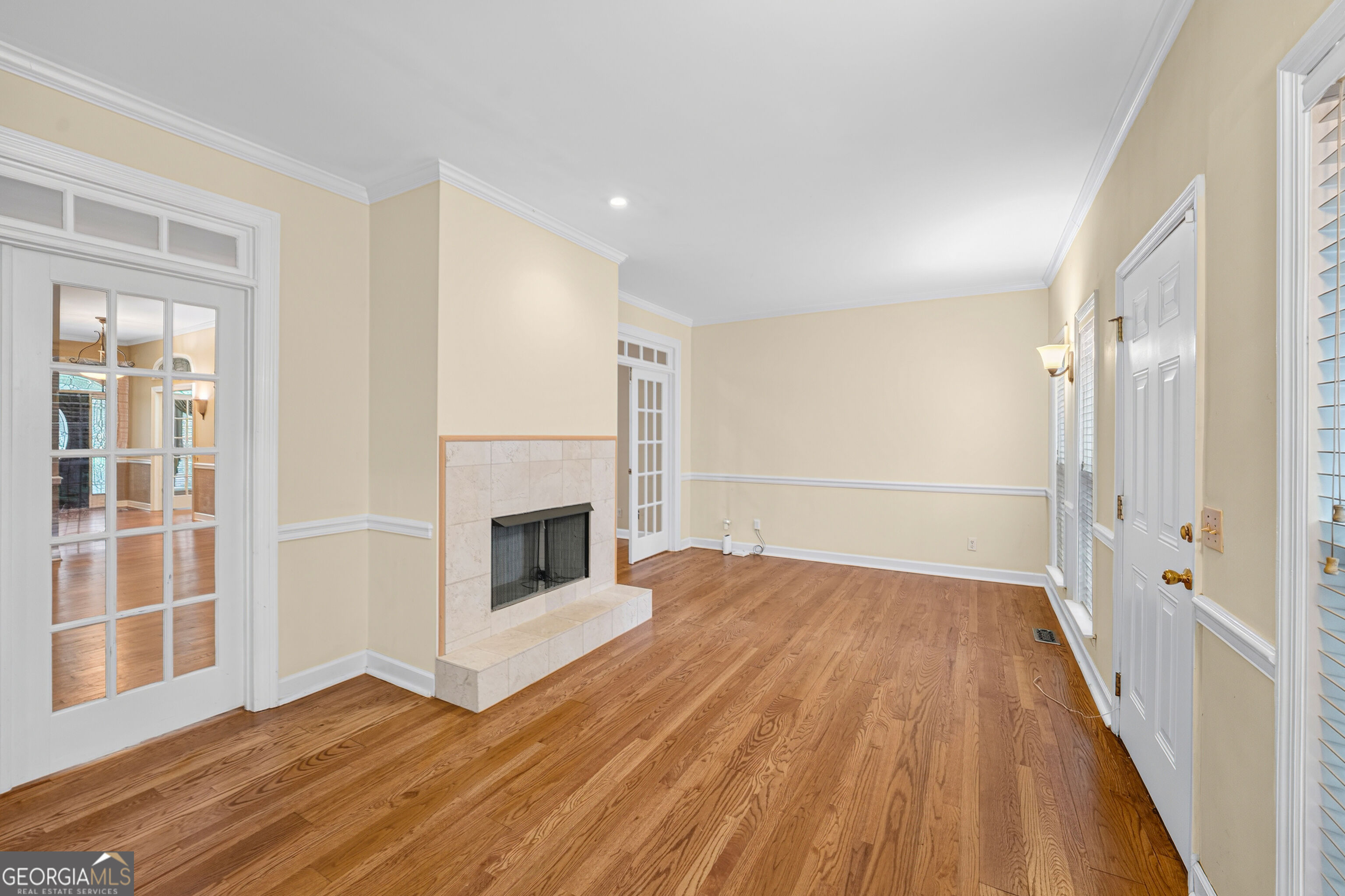 421 Creekside Drive Property Photo 6