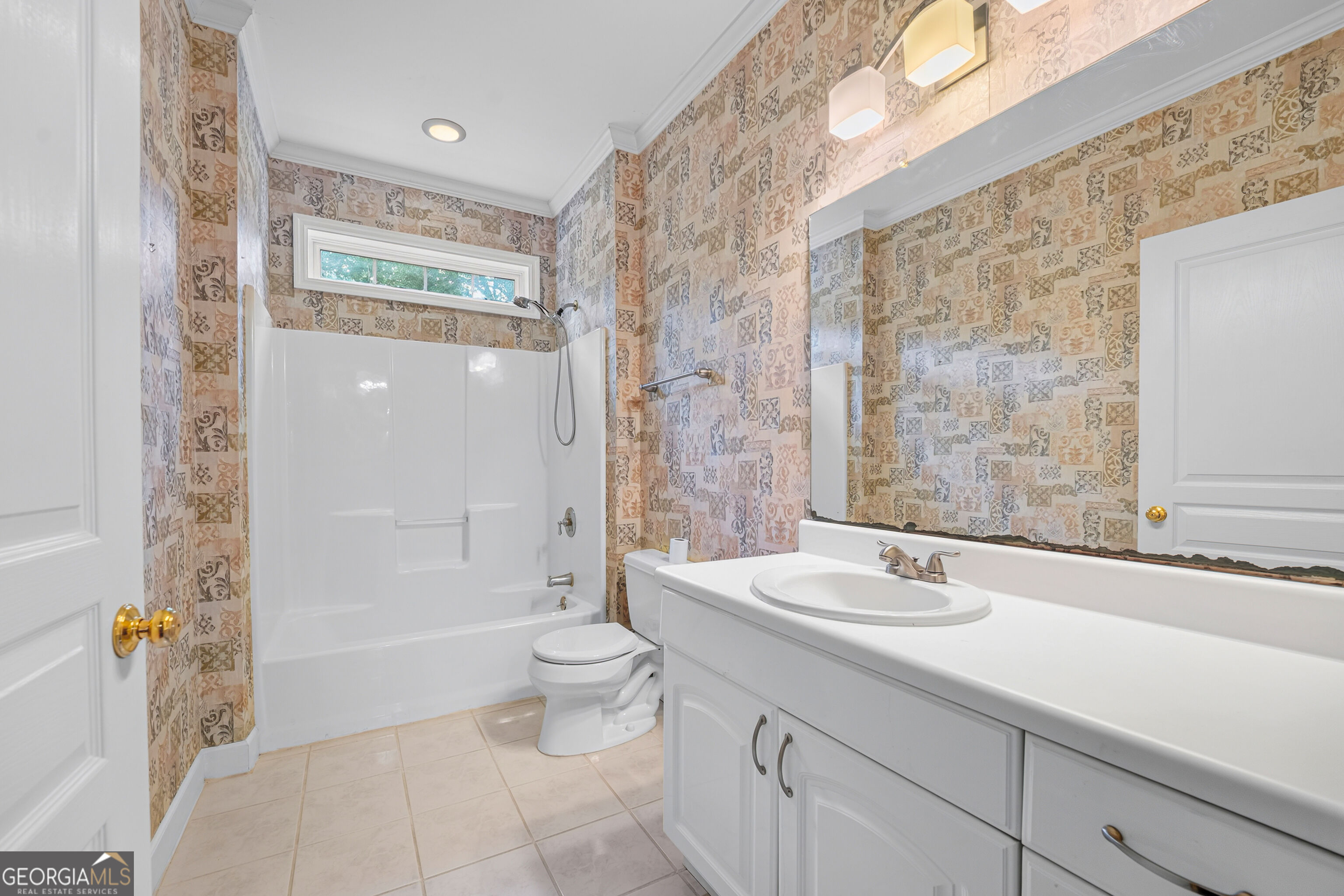421 Creekside Drive Property Photo 9