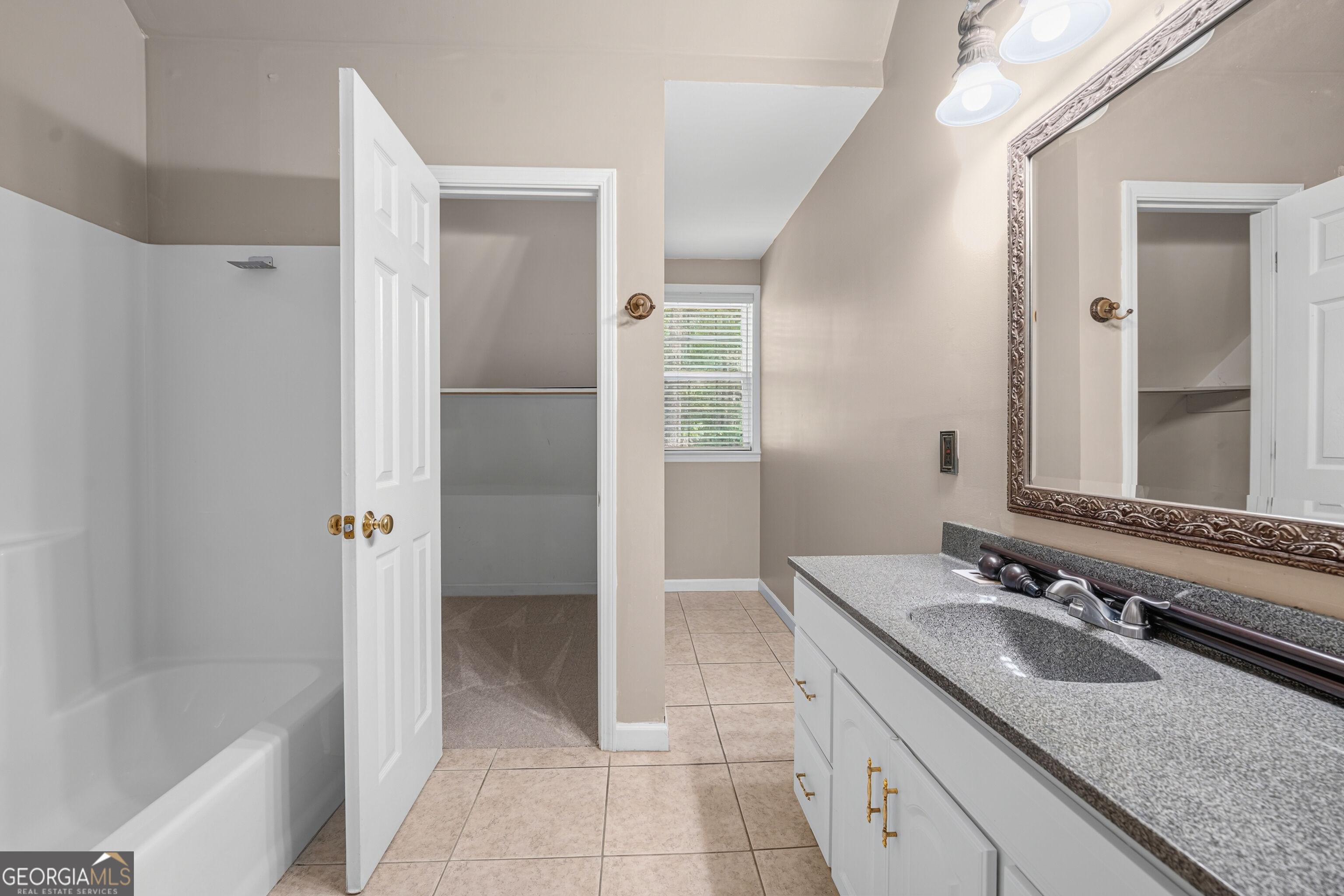 421 Creekside Drive Property Photo 25
