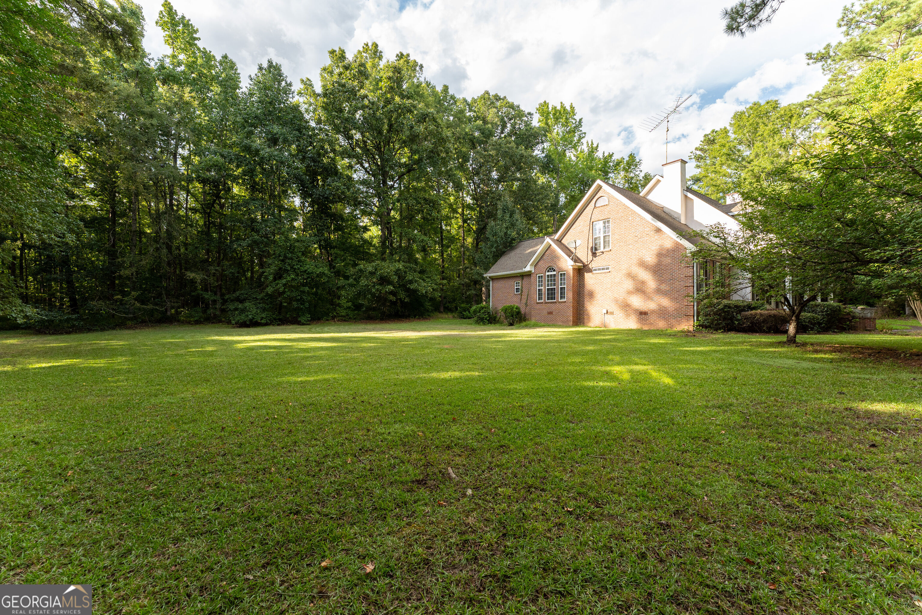421 Creekside Drive Property Photo 32