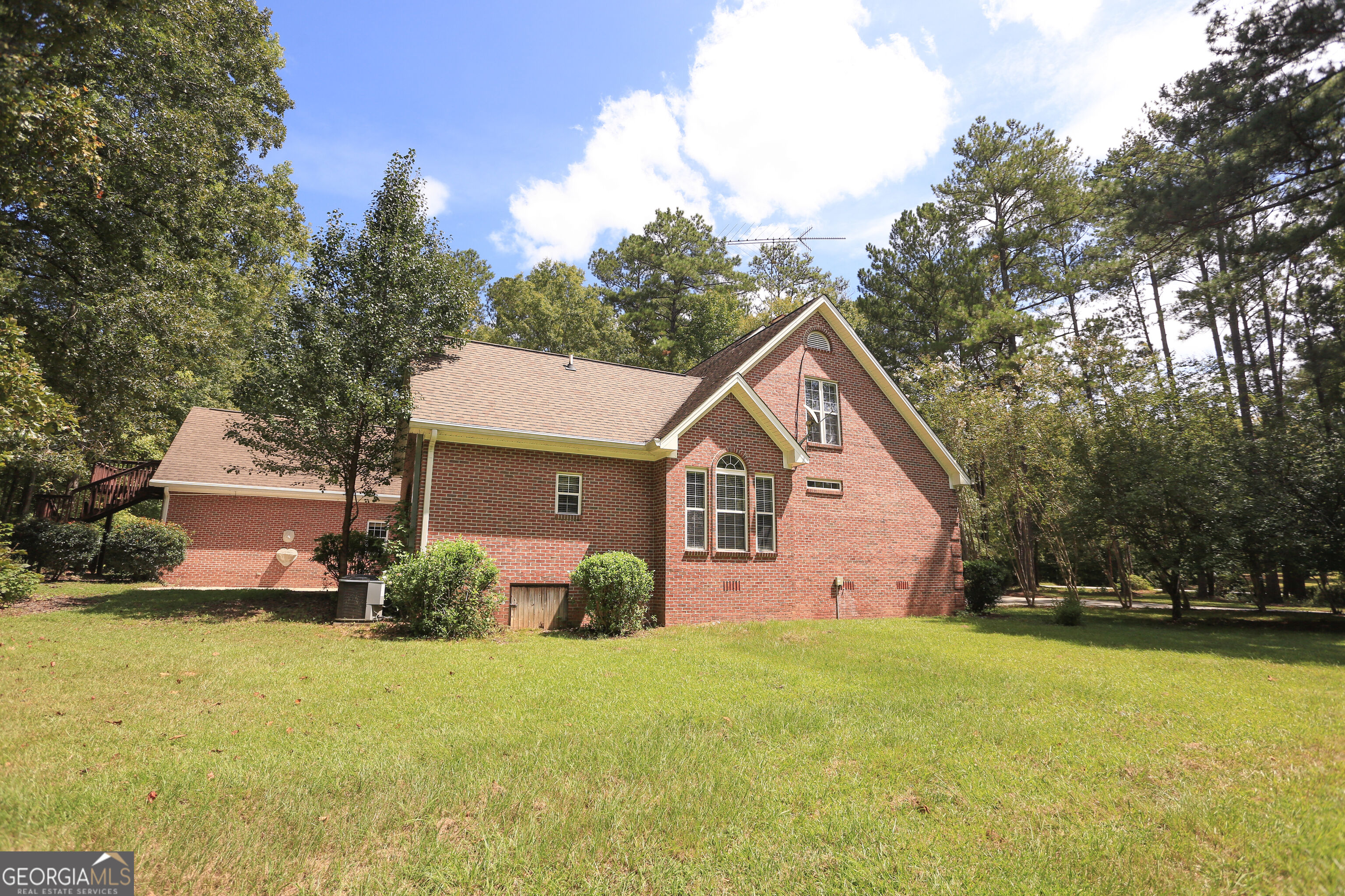 421 Creekside Drive Property Photo 36