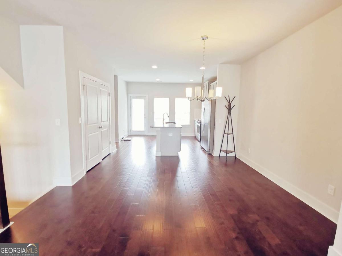3795 Oxford Circle Property Photo 5
