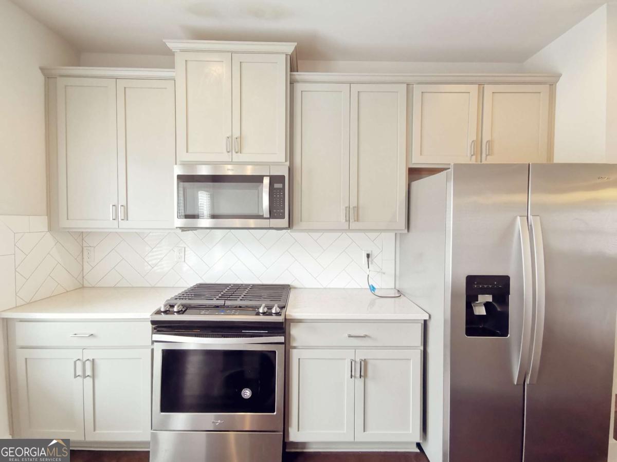 3795 Oxford Circle Property Photo 6