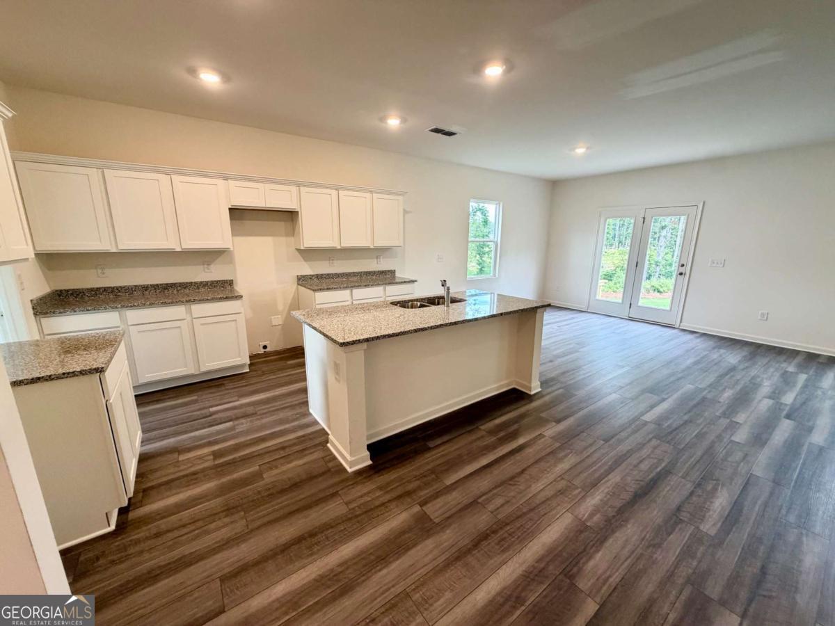 343 Champions Boulevard Property Photo 2