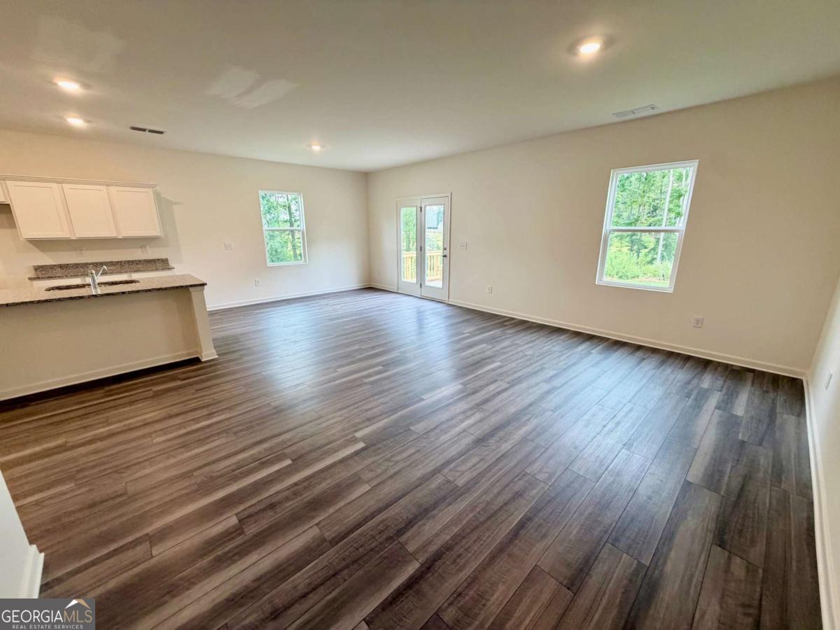 343 Champions Boulevard Property Photo 3