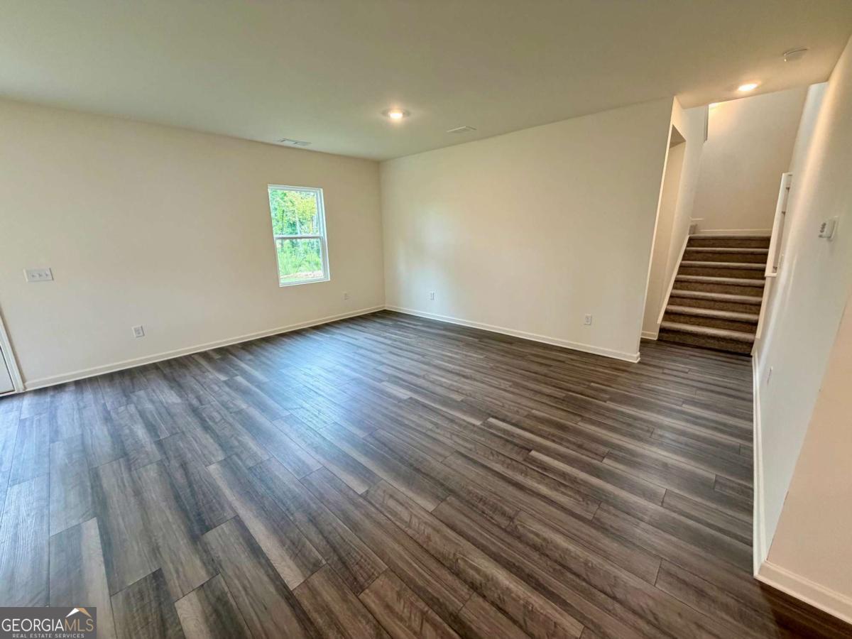 343 Champions Boulevard Property Photo 5