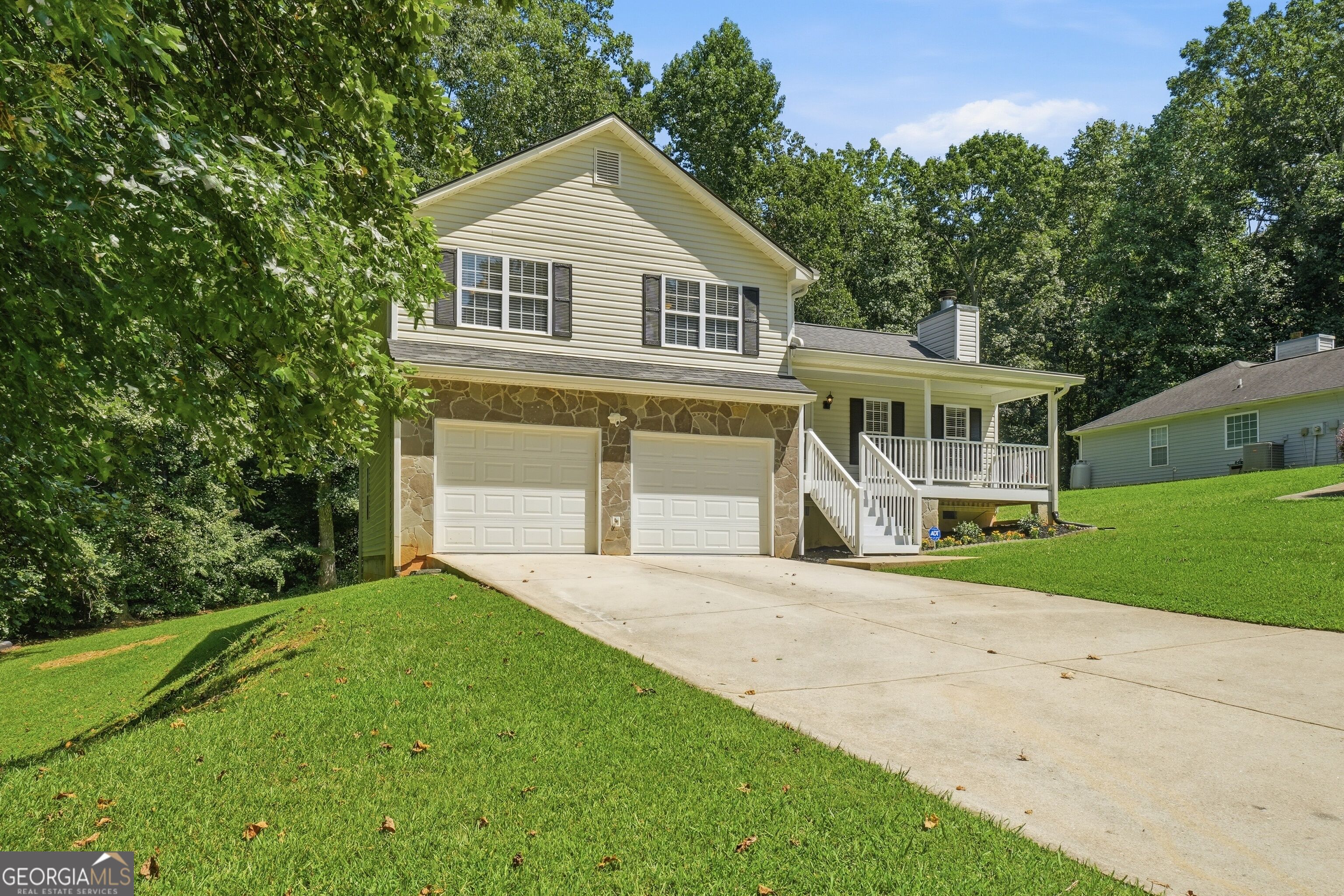 149 Chipper Lane Property Photo 2