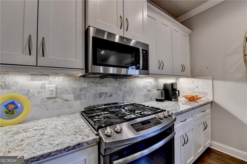 4001 Sovereign Drive Property Photo 9