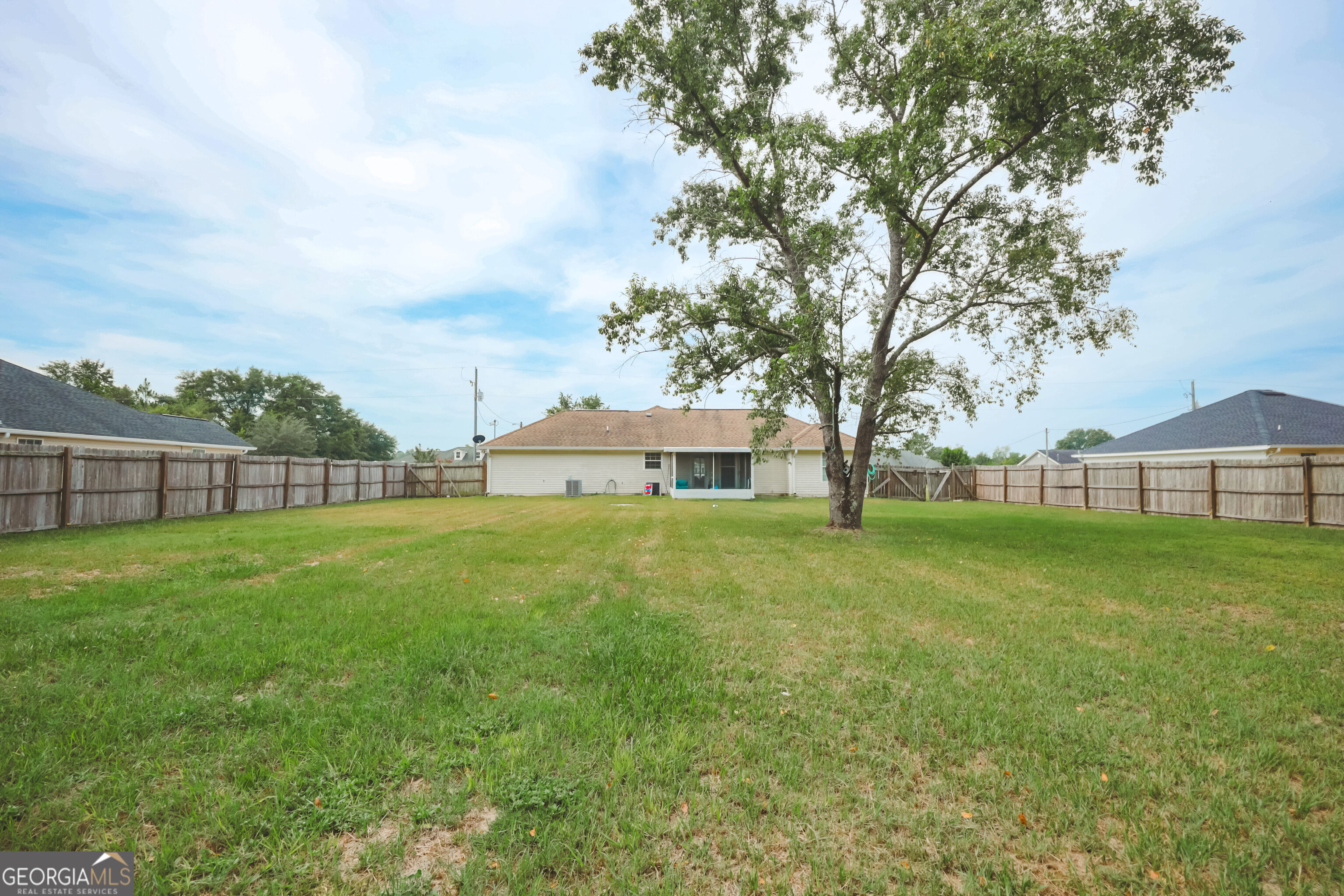 4063 Meadow Circle Property Photo 5
