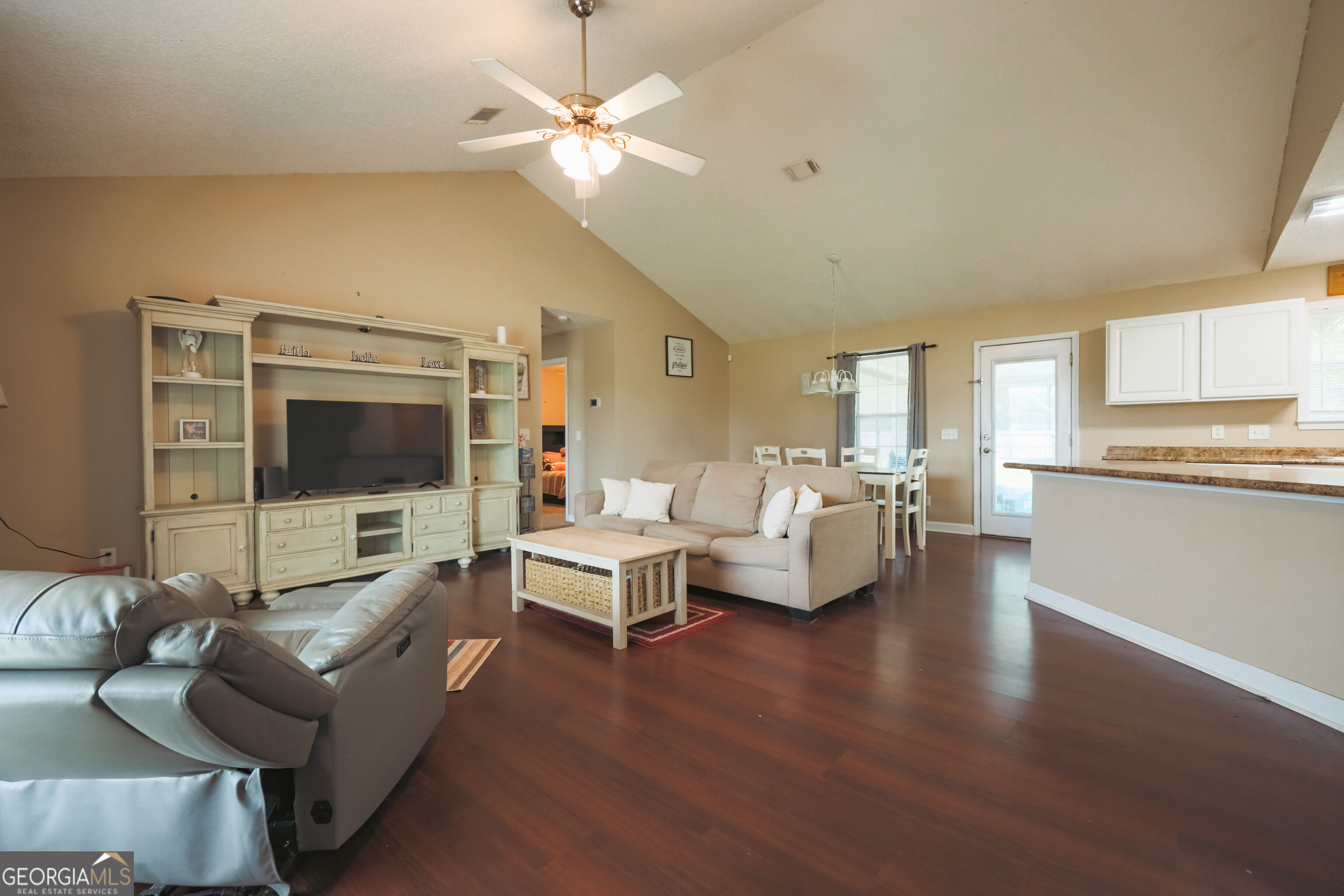 4063 Meadow Circle Property Photo 8