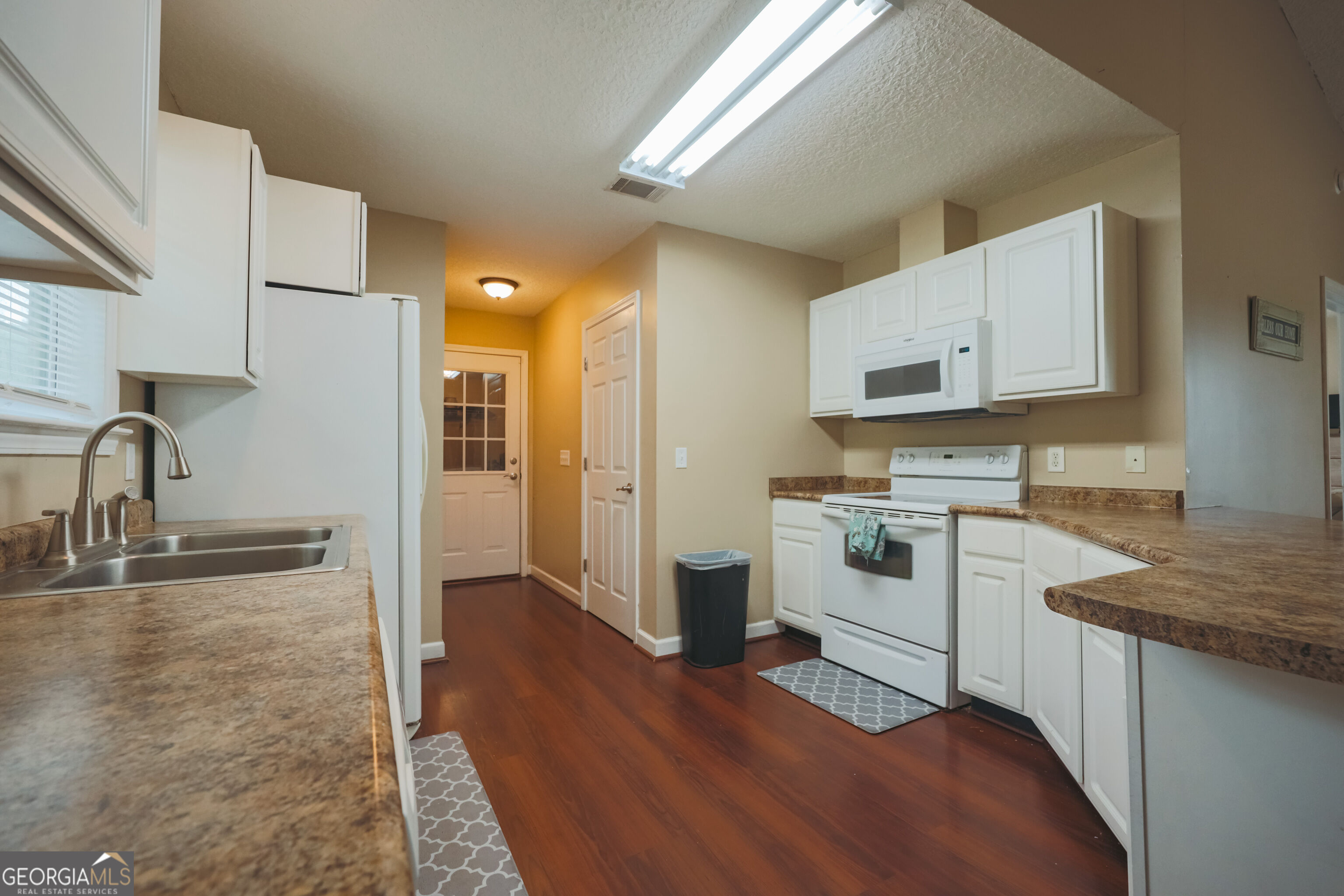 4063 Meadow Circle Property Photo 9