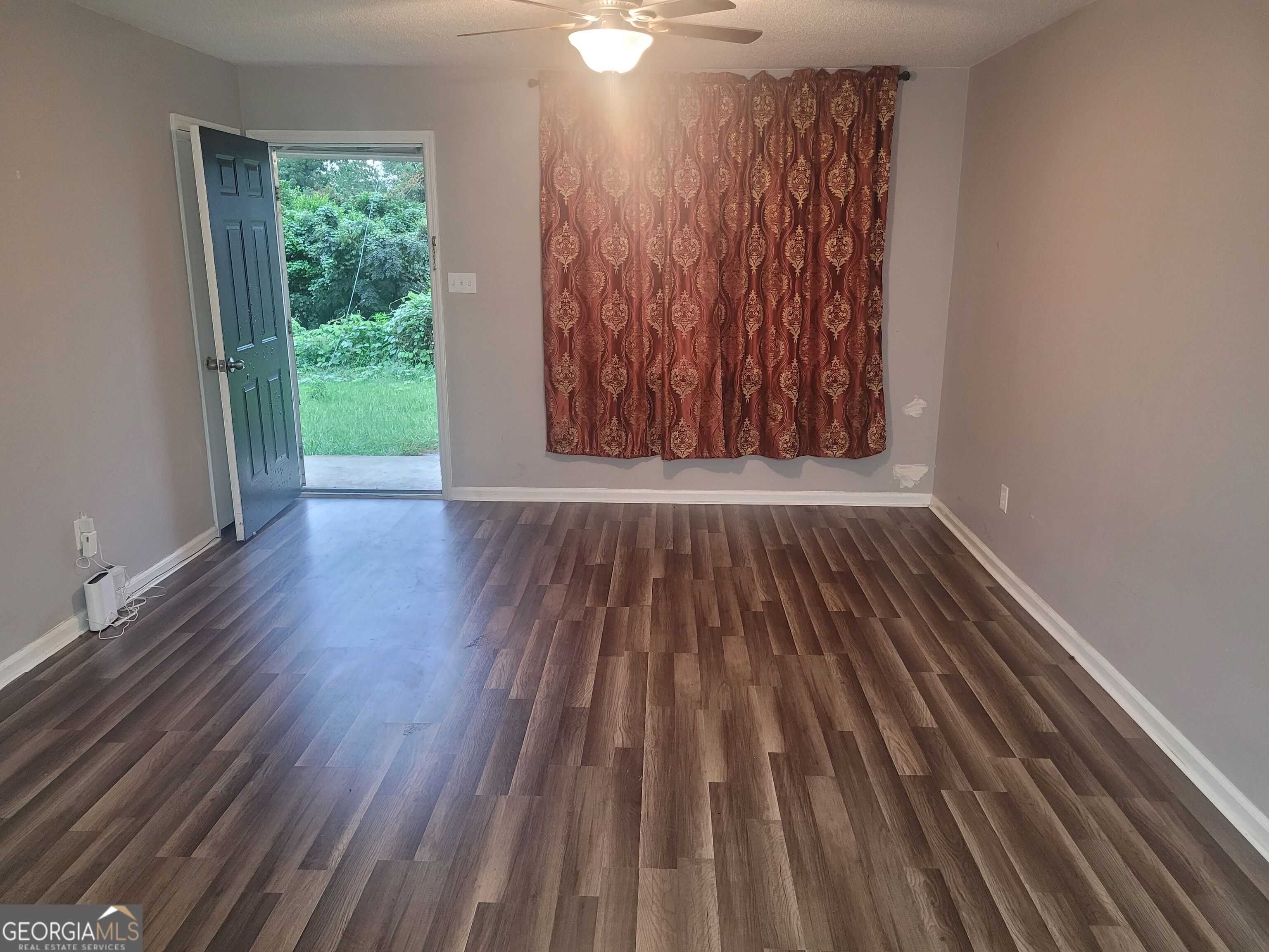 1100 N Reddick Road Property Photo 13