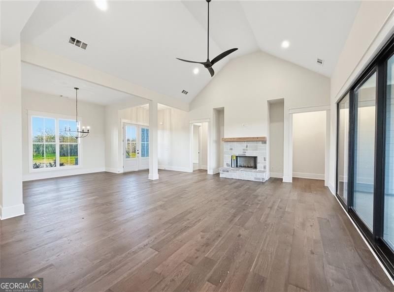 303 Eminence Peak Property Photo 22