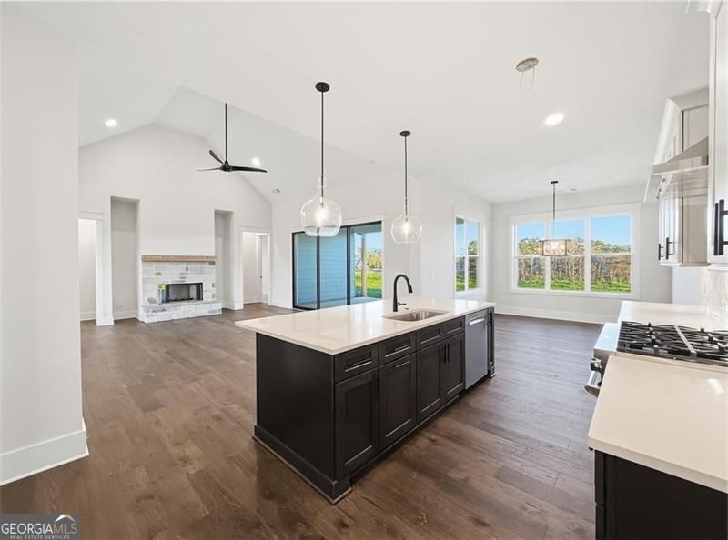 303 Eminence Peak Property Photo 29